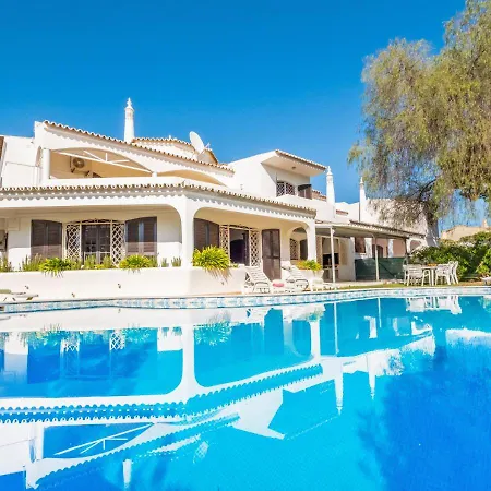 Villa Phi Phi By Algarve Vacation